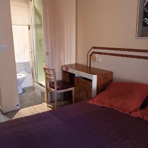 Budget Kamer met een King Size Bed